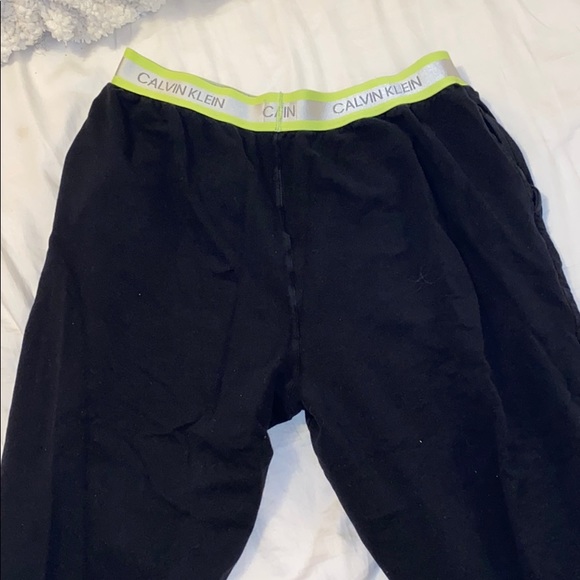 Super comfy Calvin Klein Sweatpants - Picture 3 of 5